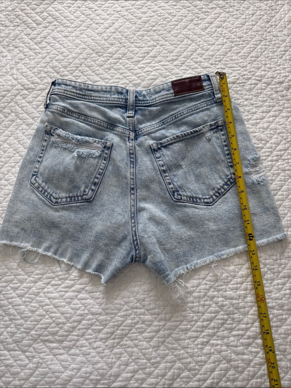Hollister Faded Light Blue Distressed High Waist Denim Shorts Size W26 / 3 Beach - Picture 13 of 16
